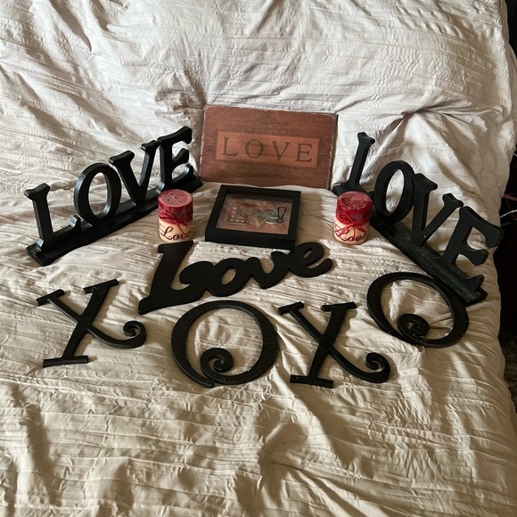❤️🖤❤️SET OF 11 PIECES “LOVE” DECORATIONS ❤️❤️🖤 - Picture 3 of 5